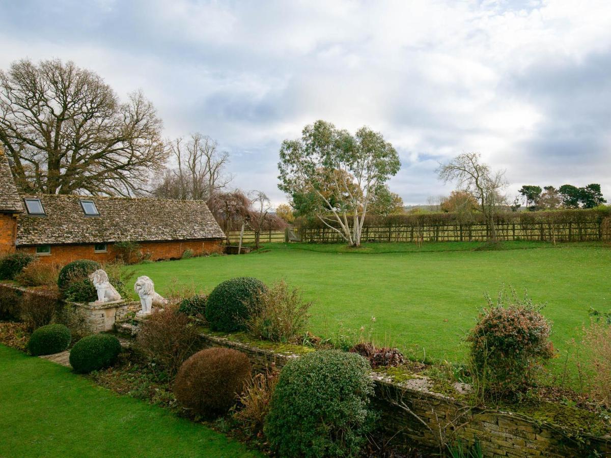 Villa Granary At Rectory Farm Wolford Exterior foto