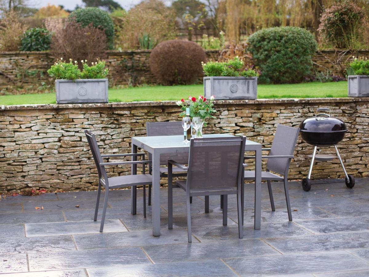 Villa Granary At Rectory Farm Wolford Exterior foto